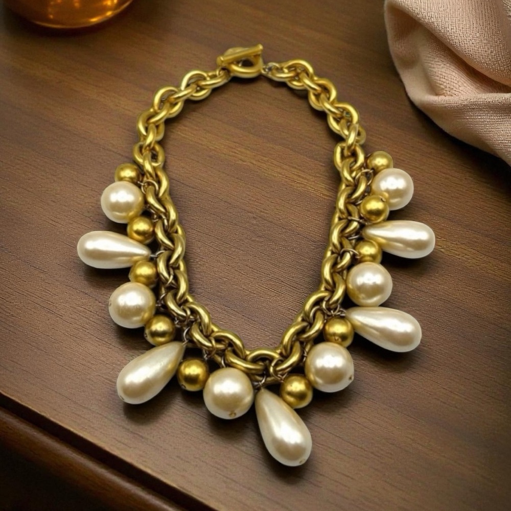 BEAUTIFUL Vintage Givenchy Chunky Gold Tone Simulated Pearl Statement Necklace